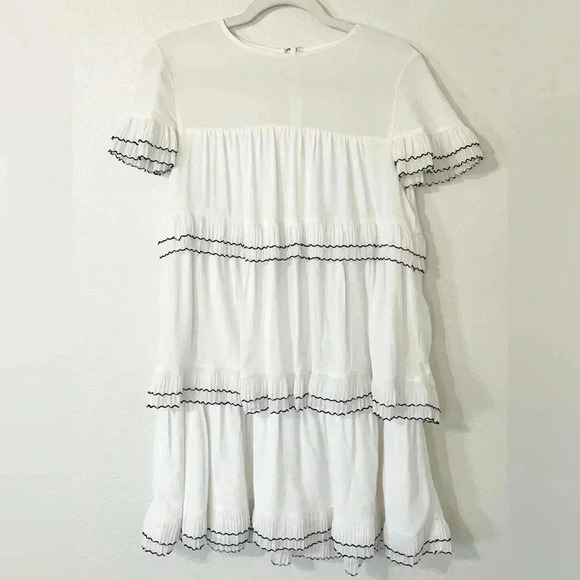 Elliatt Helene Petite Swing Dress - Picture 3 of 8